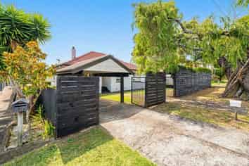 1/9 Corrella Road, Belmont