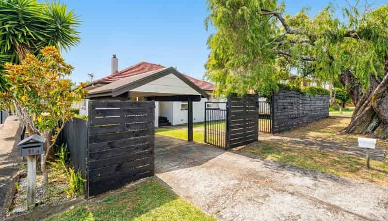 1/9 Corrella Road, Belmont
