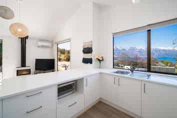 138 Fernhill Road, Fernhill/Sunshine Bay