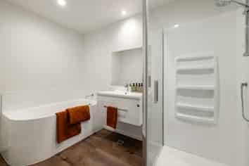 32 Jacks Landing Drive, Hamilton Lake