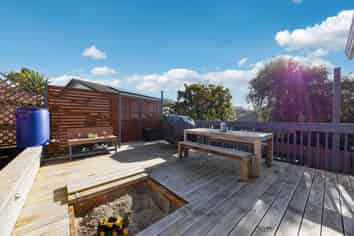 15B Greta Place, Stanmore Bay