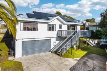 15B Greta Place, Stanmore Bay