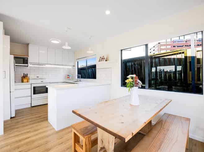 15B Greta Place, Stanmore Bay