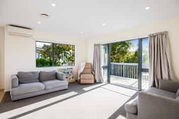 15B Greta Place, Stanmore Bay