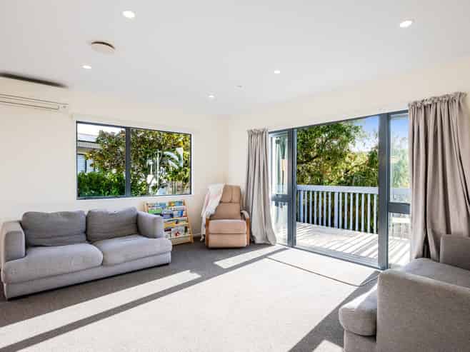 15B Greta Place, Stanmore Bay