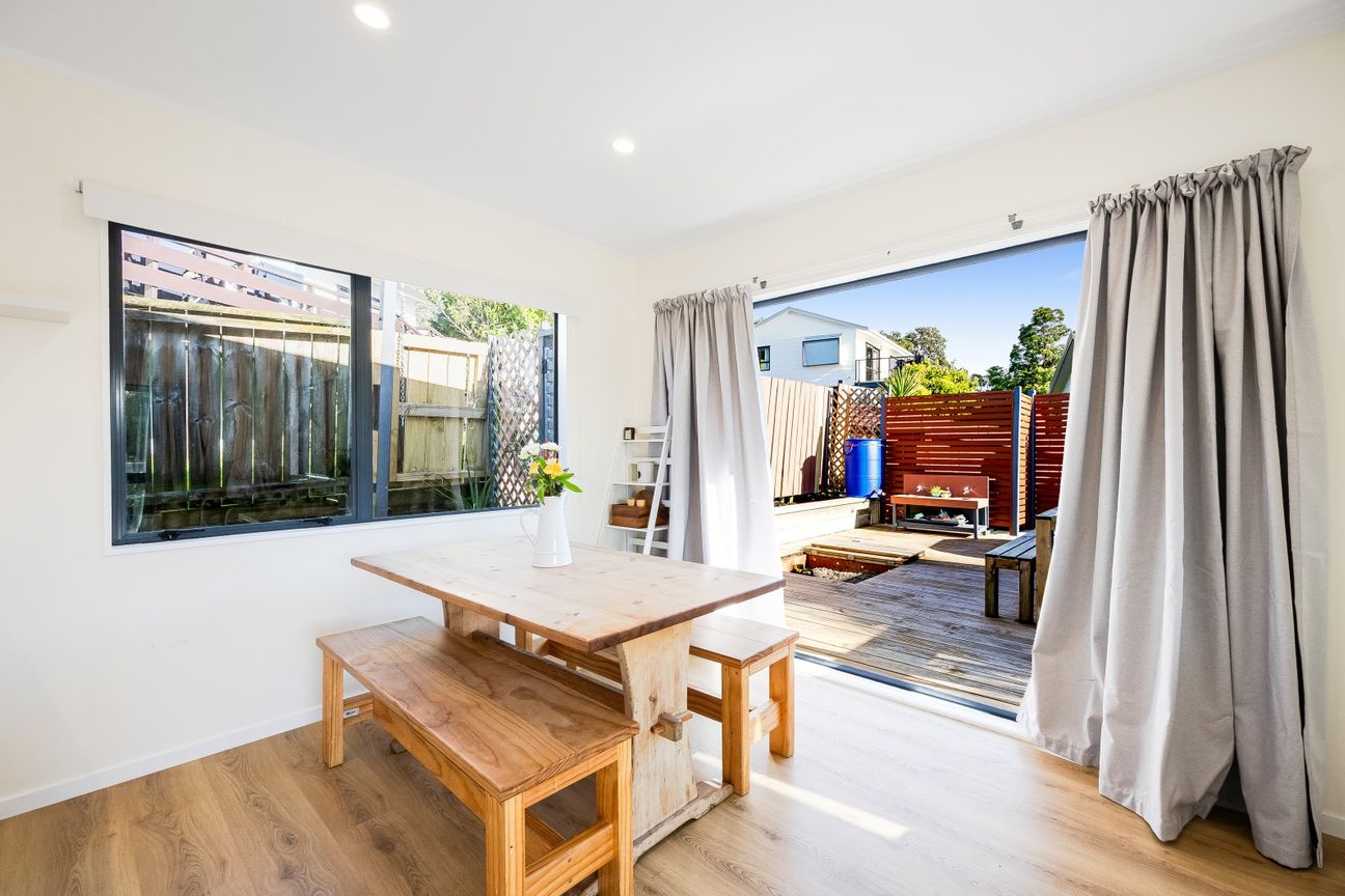 Elevated, easy living in the heart of Stanmore Bay – pohled 5