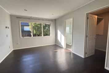 27 Windsong Court, Northpark