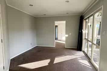 27 Windsong Court, Northpark