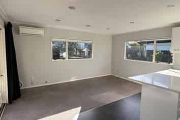 27 Windsong Court, Northpark