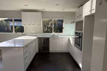 27 Windsong Court, Northpark