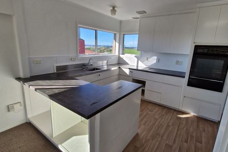 Sun-Drenched Family Haven! 2 Bed + Rumpus, 2 Bath, - Widok 3