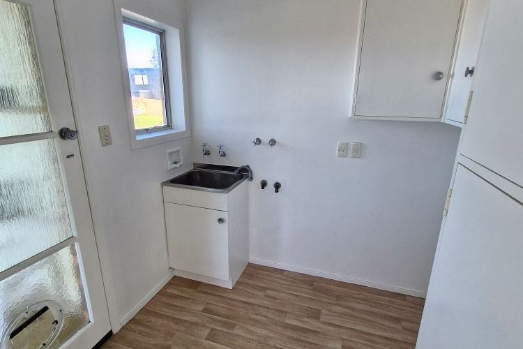 Sun-Drenched Family Haven! 2 Bed + Rumpus, 2 Bath, - Więcej
