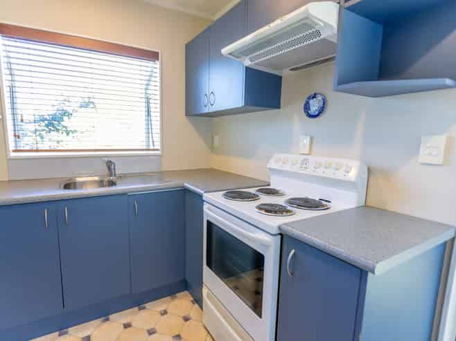 a/16 Bay Grove, Pukehangi