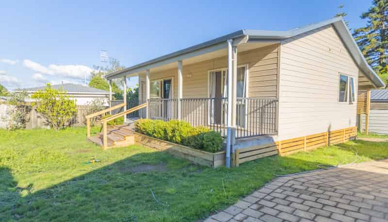 a/16 Bay Grove, Pukehangi