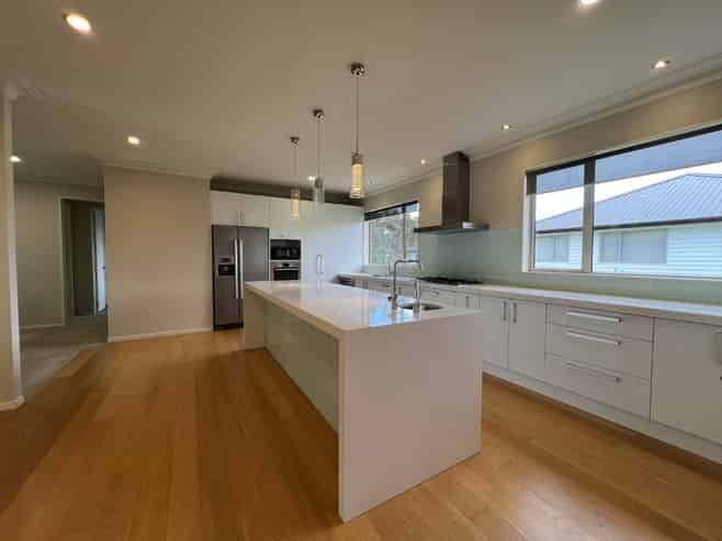 6 Albertine Place, Greenhithe