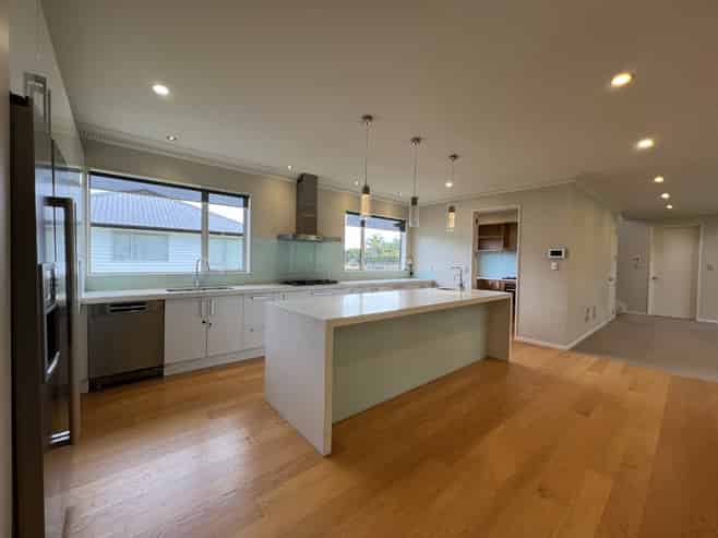 6 Albertine Place, Greenhithe