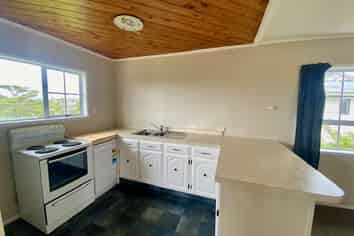 2/122 Carlisle Road, Browns Bay