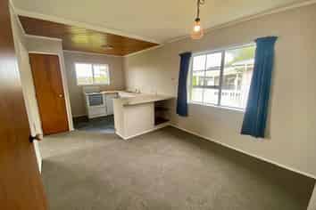 2/122 Carlisle Road, Browns Bay