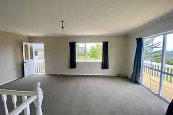 2/122 Carlisle Road, Browns Bay