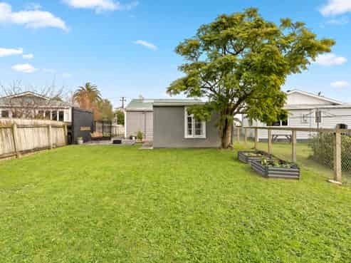 12 Randwick Crescent, Moera
