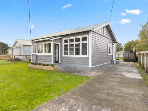 12 Randwick Crescent, Moera