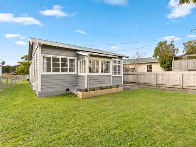 12 Randwick Crescent, Moera