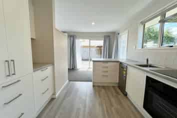 2/481 Barrington St, Addington