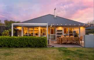 16 Flaxgrove Place, Parklands