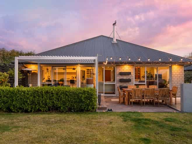 16 Flaxgrove Place, Parklands