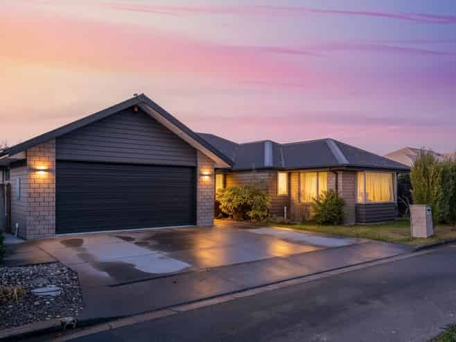 16 Flaxgrove Place, Parklands