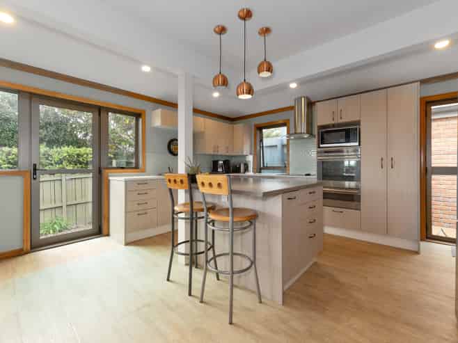 80 Highland Park Drive, Highland Park