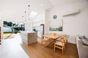 9 Ocean View Road, Hillcrest