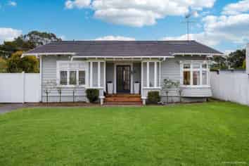 9 Ocean View Road, Hillcrest