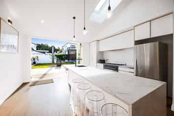 9 Ocean View Road, Hillcrest