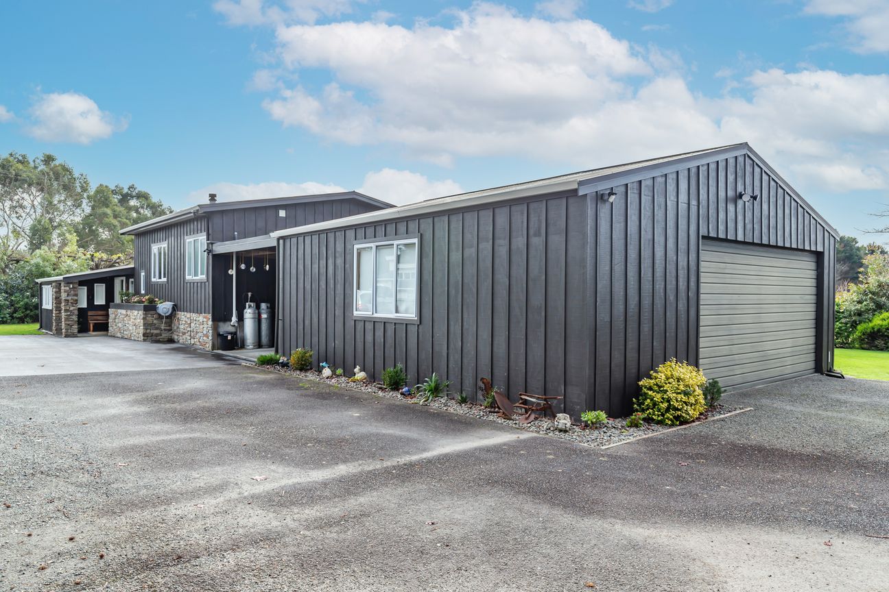 Need a home with a big shed? - Vista 4