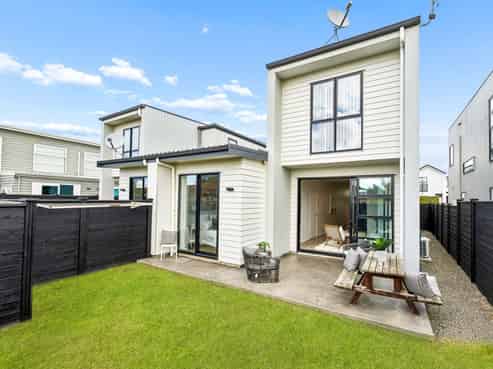 24 Tapuwae Way, Mangere Bridge