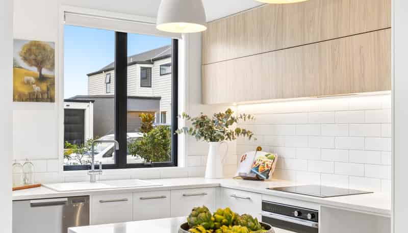 24 Tapuwae Way, Mangere Bridge