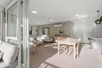 122 Eaves Bush Parade, Orewa
