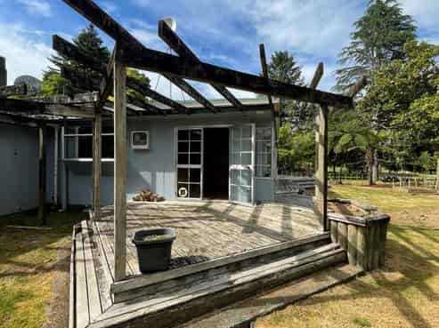 422 Motukawa Road , Inglewood