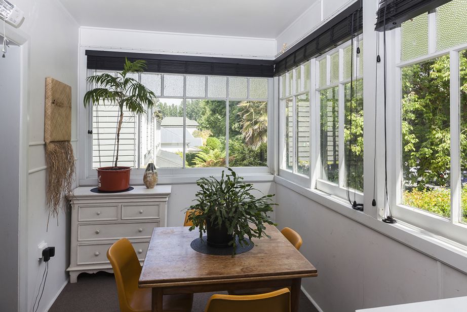 Comfortable, peaceful inner city living - Widok 6