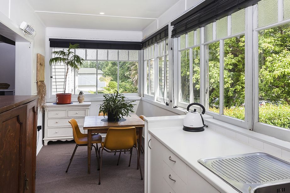 Comfortable, peaceful inner city living - Widok 5