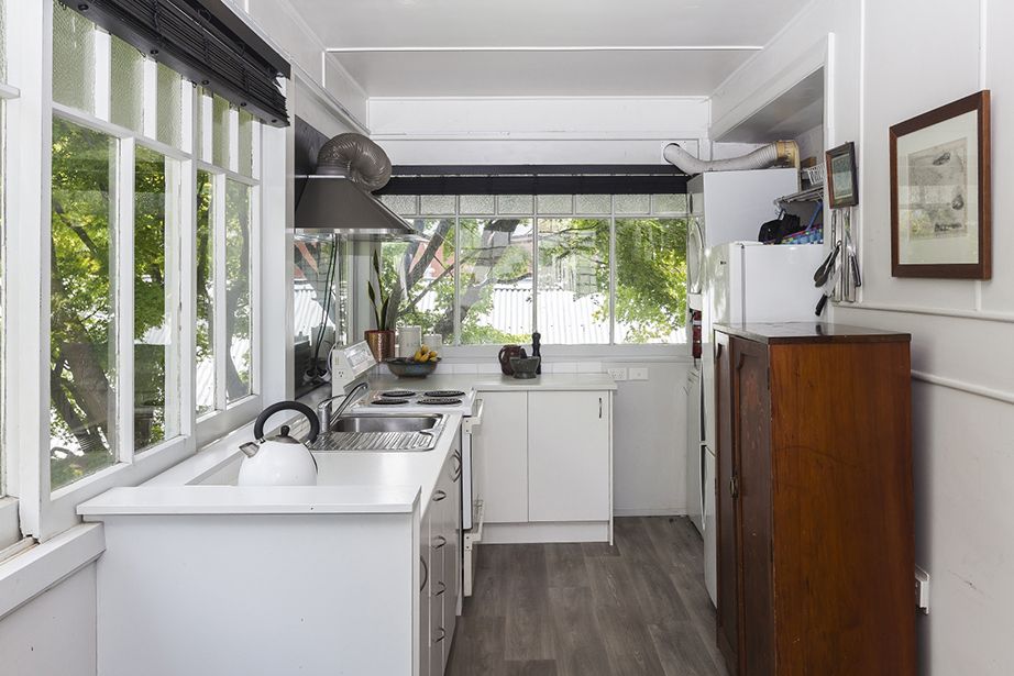 Comfortable, peaceful inner city living - Widok 4