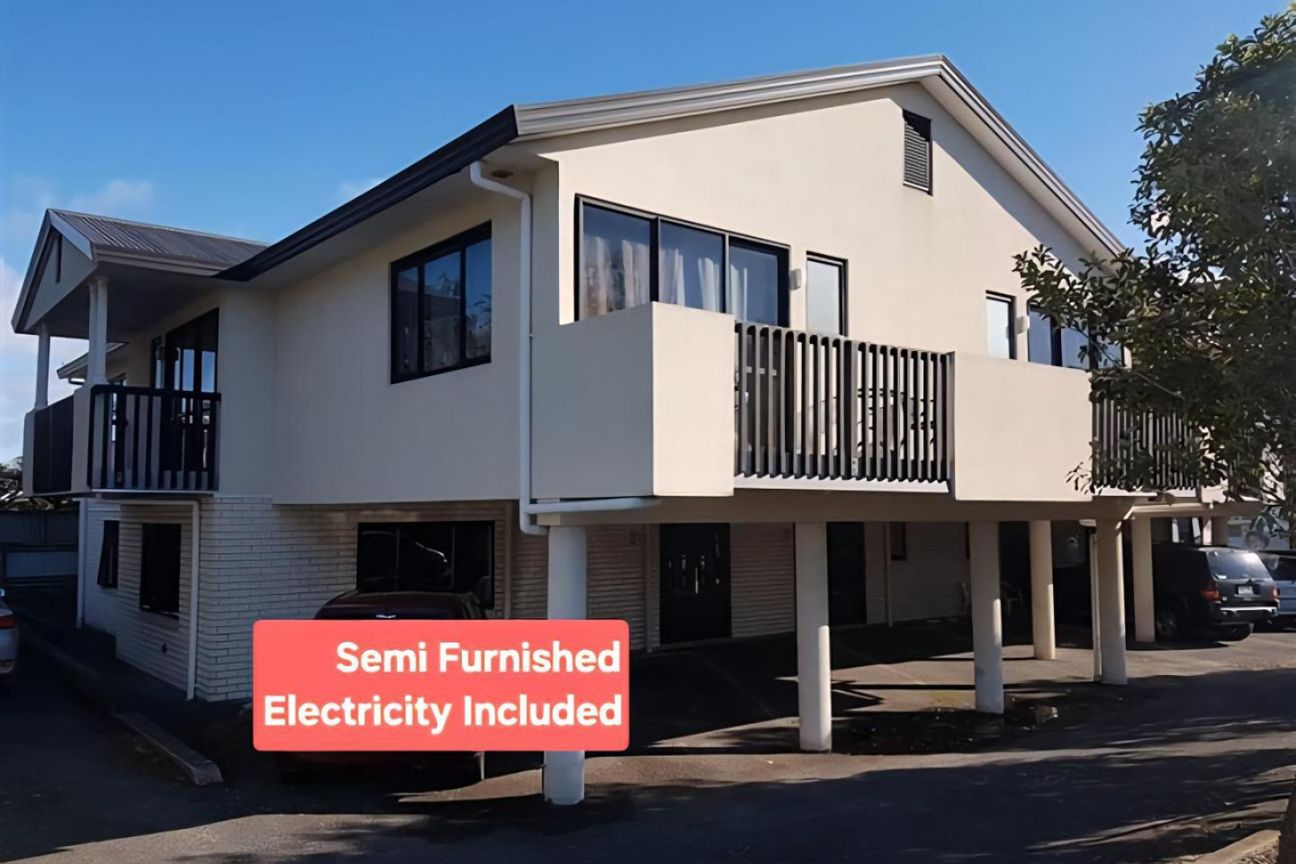 ELECTRICITY INCLUDED - CENTRAL FURNISHED BEDSIT UNIT! - View 6