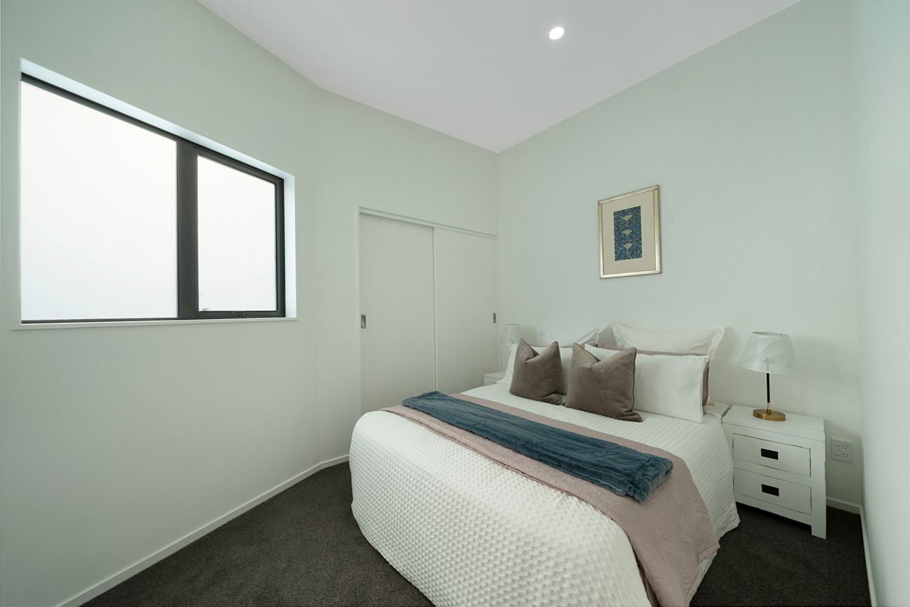Not Your Usual Townhouse - Freehold, Near New – další