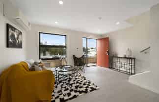 1/13 Sarona Avenue, Glen Eden