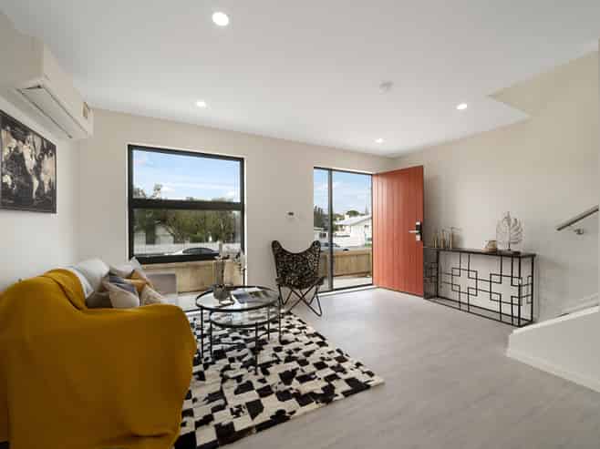 1/13 Sarona Avenue, Glen Eden