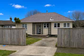 1319 High Street, Taita