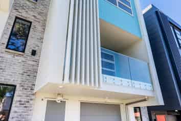 33 Williamson Avenue, Belmont
