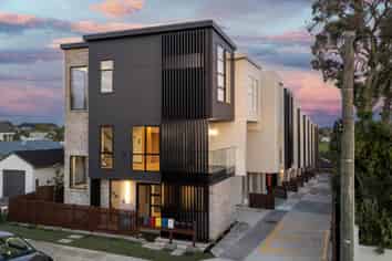 33 Williamson Avenue, Belmont