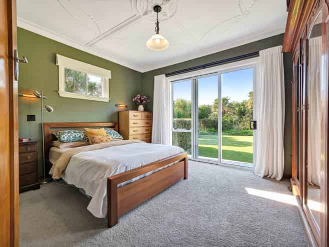 7091 South Road, Warea
